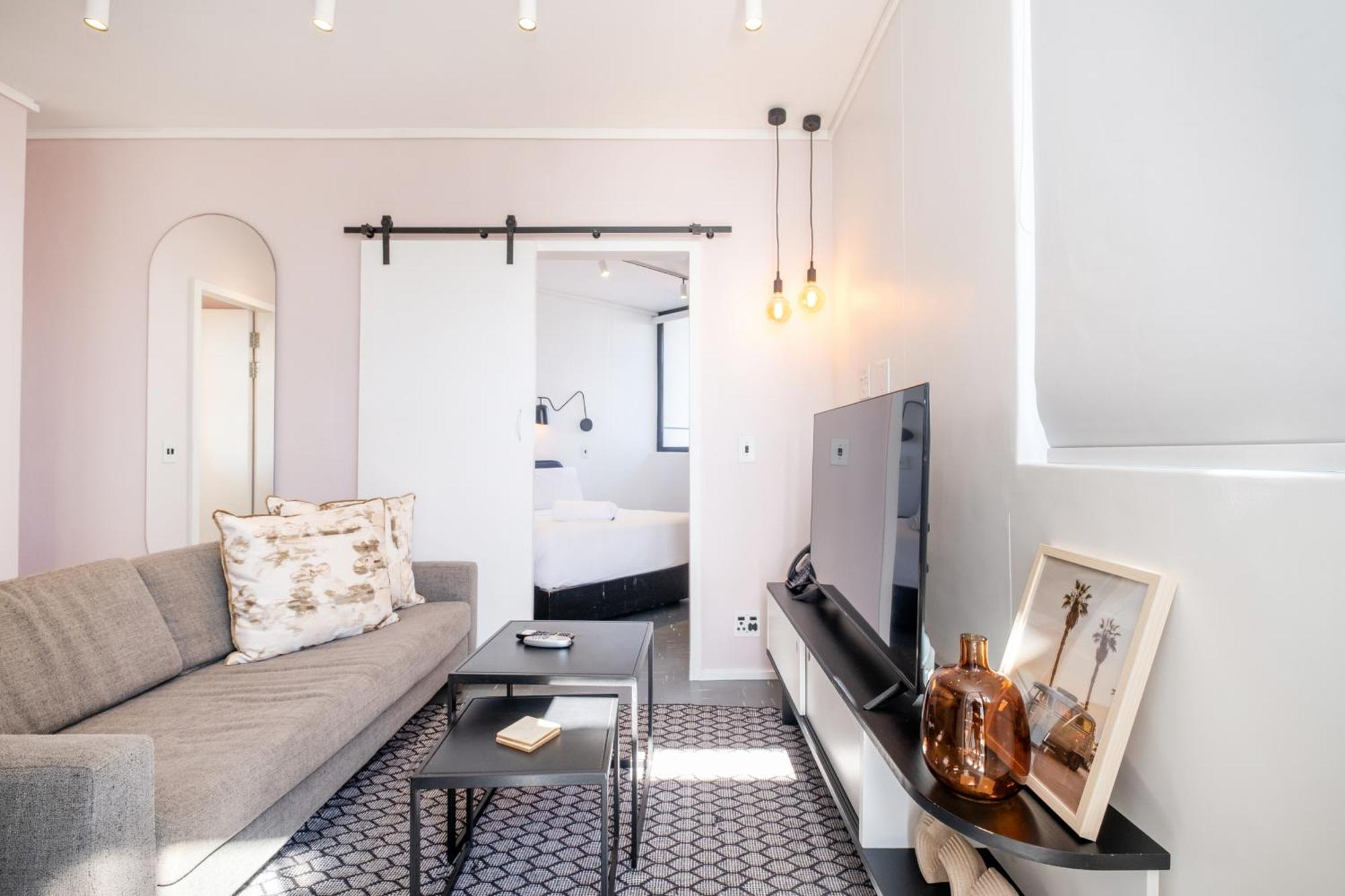 Flamingo 809 - Floor Sea Point Unit With Daily Housekeeping Apartment *