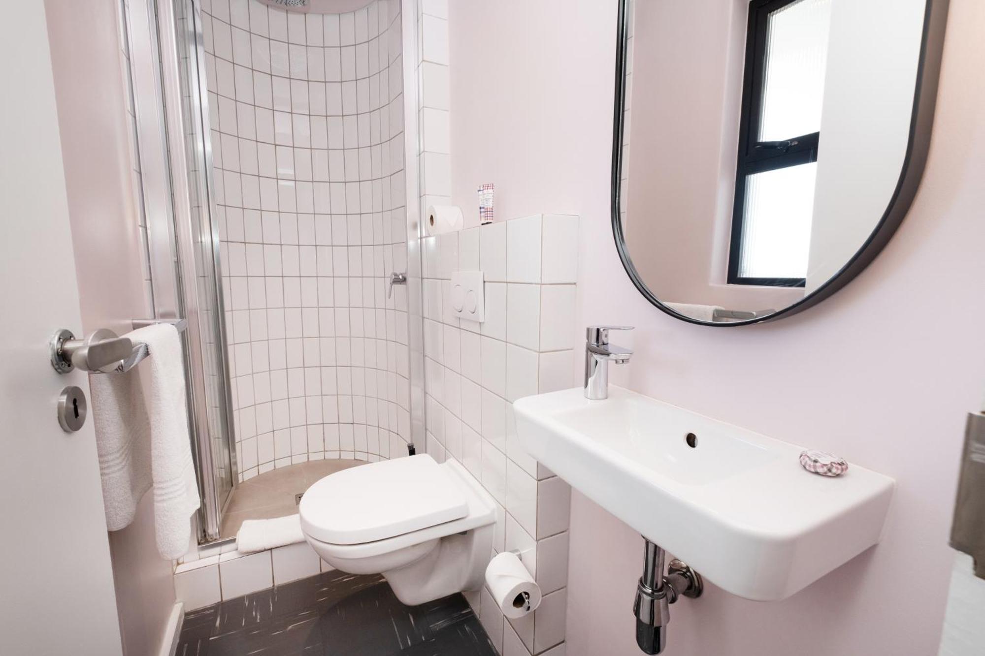 Flamingo 809 - Floor Sea Point Unit With Daily Housekeeping *